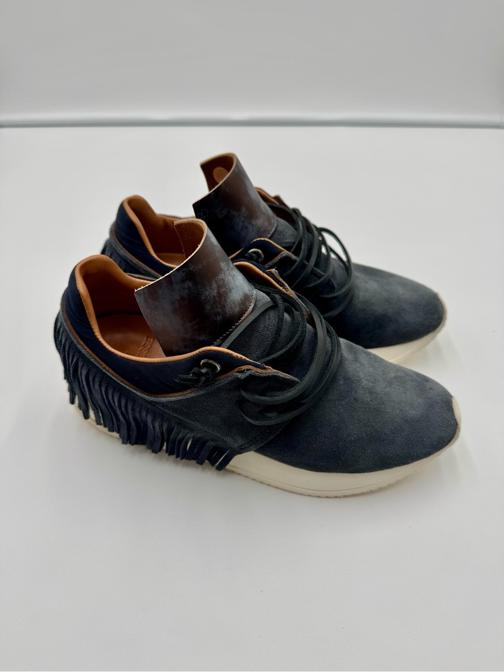 Like NEW ESSEutESSE Women's
Leather Fringe Sneakers Charcoal Size 38